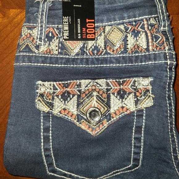 Jeans - Picture 3 of 4